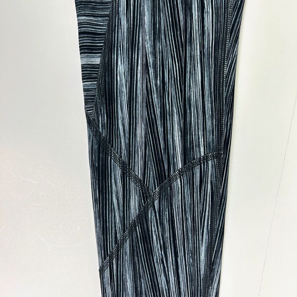 Lululemon Tight Stuff II Leggings Yoga Pants Low Tide Alpine White Black sz 6 - Picture 4 of 13